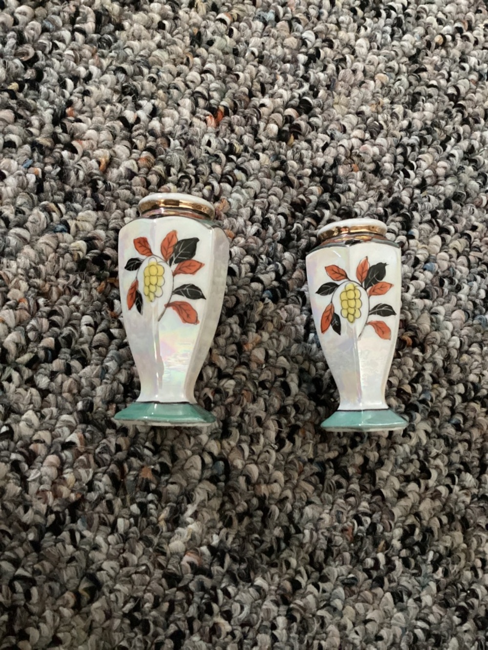 Vintage Dinner Bowls, Plate, and Salt and Pepper Shakers - Picture 11 of 14